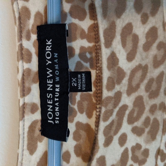 JONES NEW YORK Signature Collection Leopard Print Top Size 2X - Picture 3 of 4